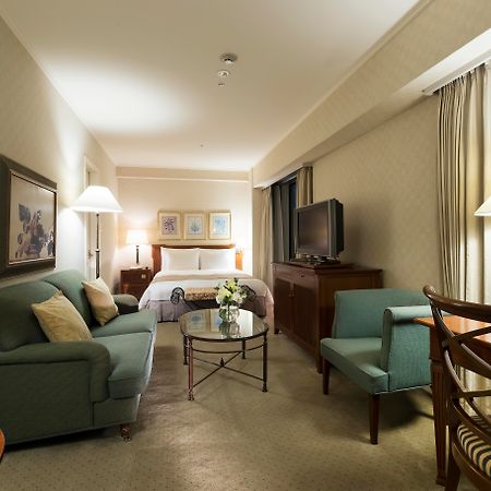 Nagoya Kanko Hotel Exterior foto A suite at the Four Seasons Hotel, Tokyo
