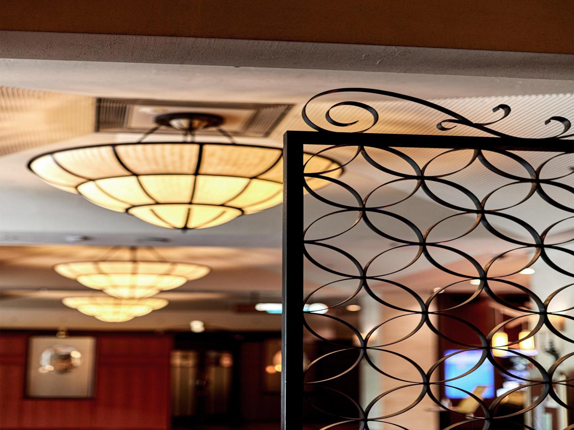Nagoya Kanko Hotel Exterior foto Wrought iron room divider