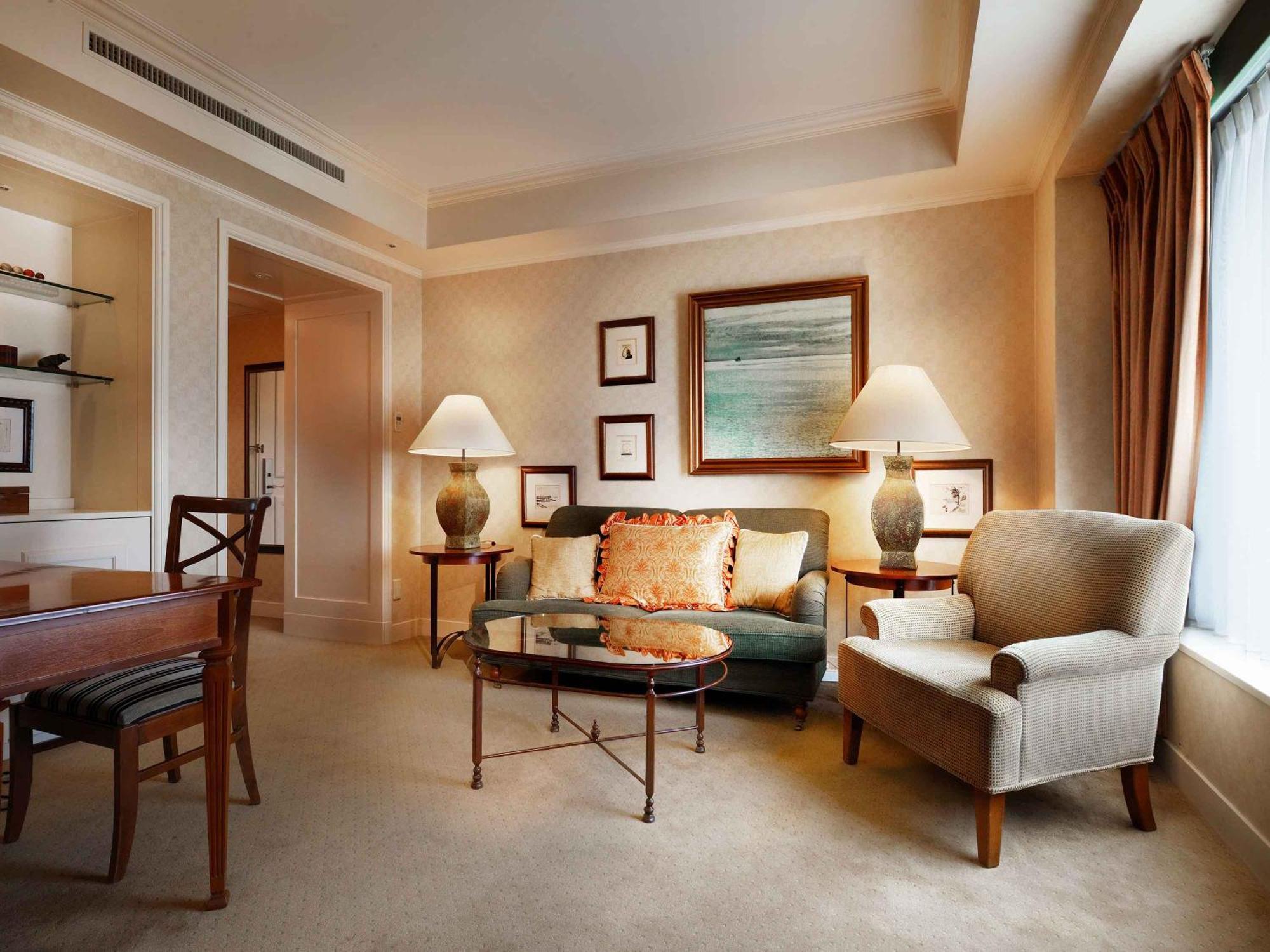 Nagoya Kanko Hotel Exterior foto A living room at The Carlyle